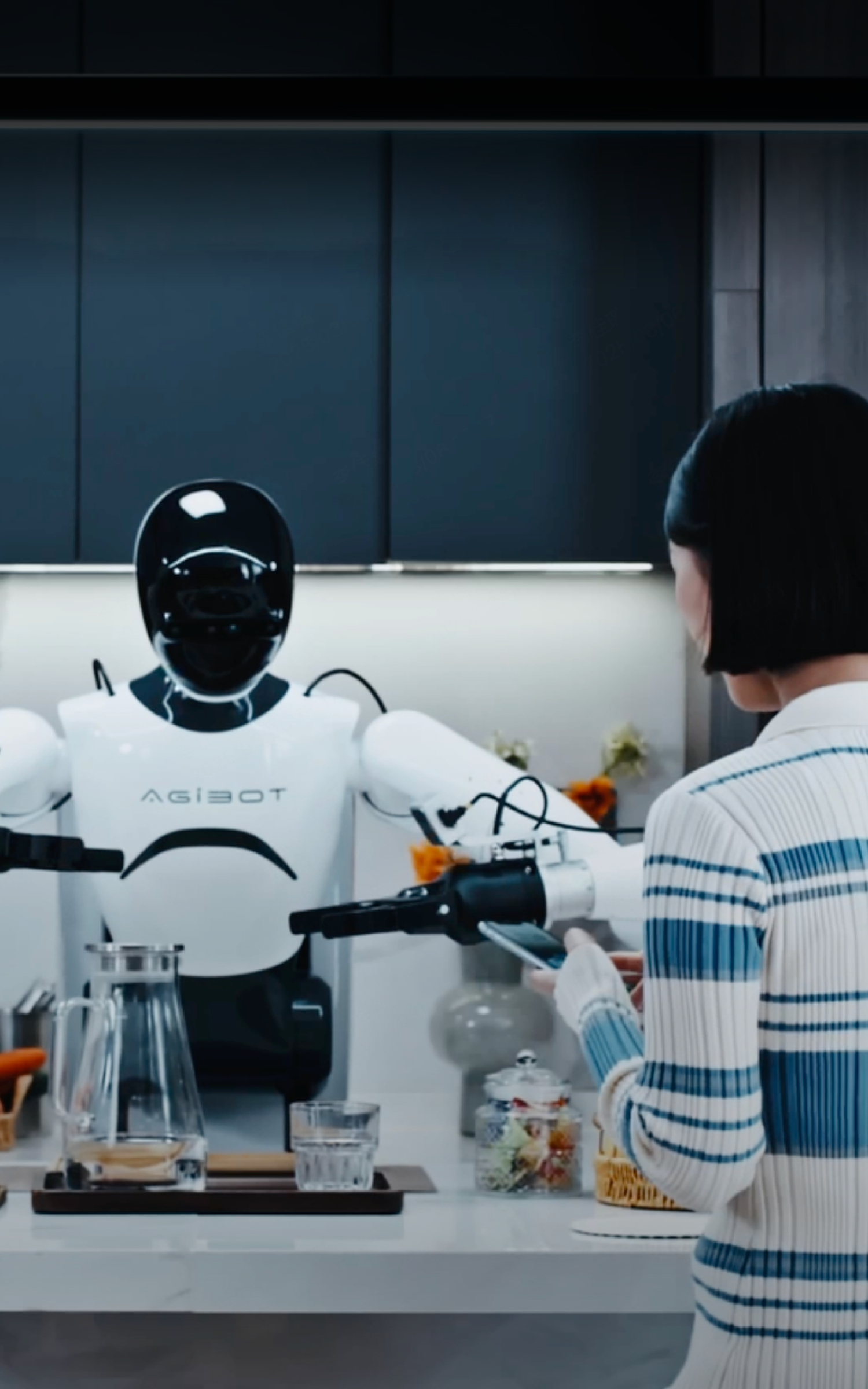 行业首款！海洋之神590线路发布具身智能一站式开发平台Genie Studio